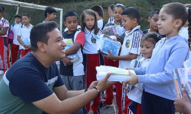 En Dabeiba, la educación brillará con más de 6,000 kits escolares: un impulso vital para estudiantes y familias