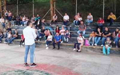 La Alcaldía de Medellín refuerza estrategias de permanencia escolar con nuevos ‘guardianes’