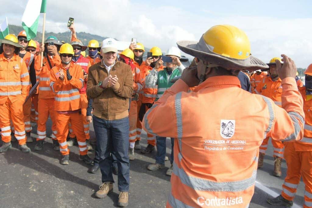 Con este hito, el Intercambio Vial Aeropuerto José María Córdova alcanzó el 80% de avance general en sus obras, a un año del inicio de su construcción.