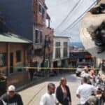 Ataque con granada deja tres policías heridos y dos agresores muertos en Remedios, Antioquia