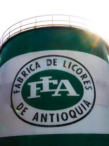 No a la privatización de la FLA: lo público como garantía de bienestar
