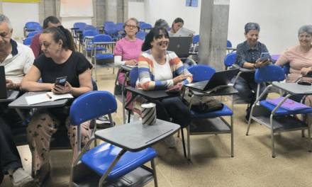 ¡Aprenda a manejar mejor su celular! Girardota invita a los adultos mayores a participar en cursos gratuitos