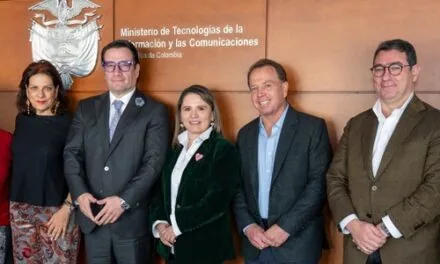 Gobierno y operadores revisan bloqueo de celulares en cárceles