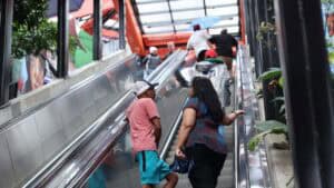 Comuna 13: escaleras eléctricas sostienen turismo y empleo