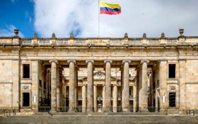 Proyecto en el Congreso propone ampliar la educación gratuita y obligatoria en Colombia