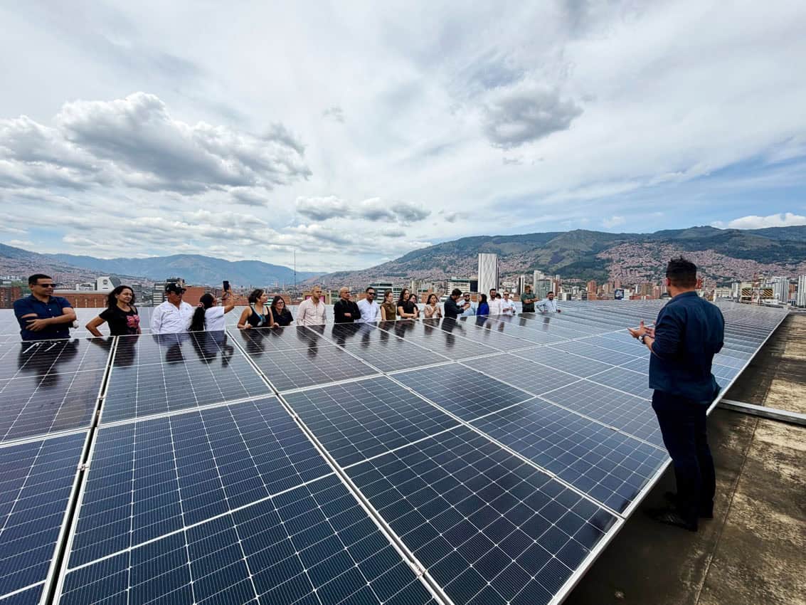 Intercambio técnico sobre eficiencia energética en Medellín en edificaciones públicas del Distrito