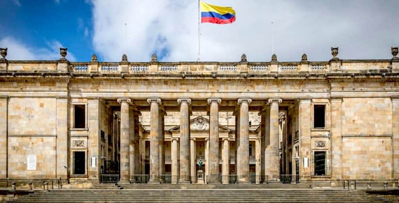 Publicación del Senado sobre pueblos indígenas y la agenda legislativa de Sandra Chindoy