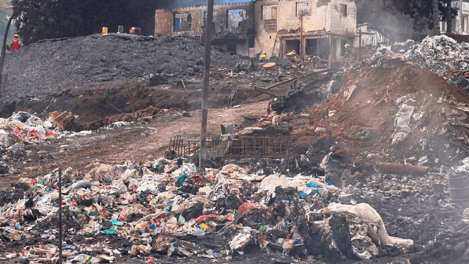 Incendio en Rionegro durante la atención de organismos de emergencia en la Fundación Botellas de Amor