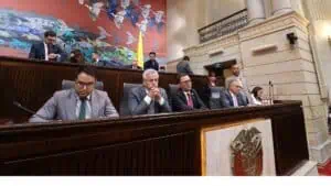 Presupuesto 2027 inicia su discusión en comisiones económicas del Congreso