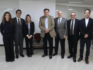 Asocolflores y MinAgricultura revisan créditos para empleo floricultor