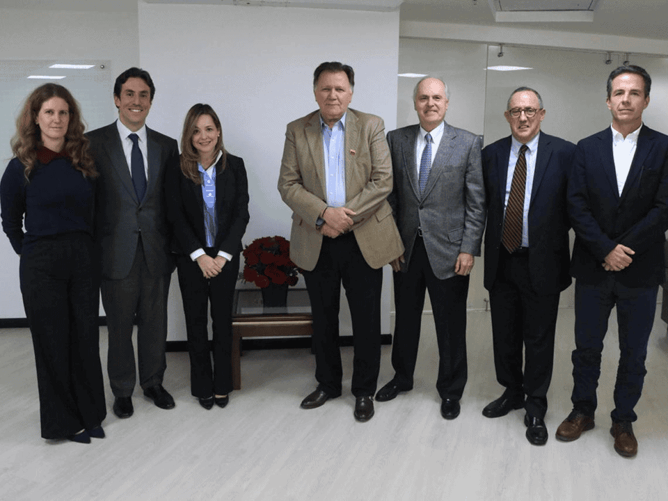 Asocolflores en reunión institucional sobre apoyos a la floricultura