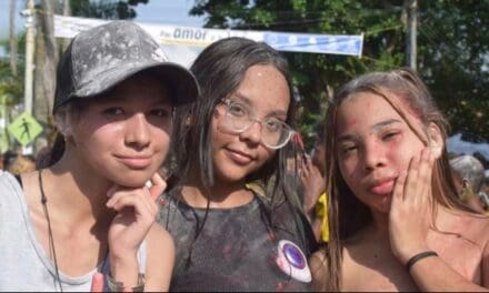 Color Run movilizó a cientos de jóvenes en Carepa