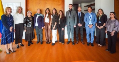 Delegaciones de Colombia e Israel en reunión sobre cooperación educativa en Bogotá