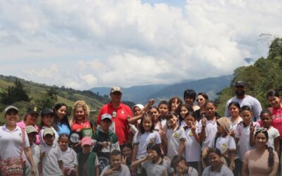 Cañasgordas impulsa educación ambiental con salida al Alto de Ínsor