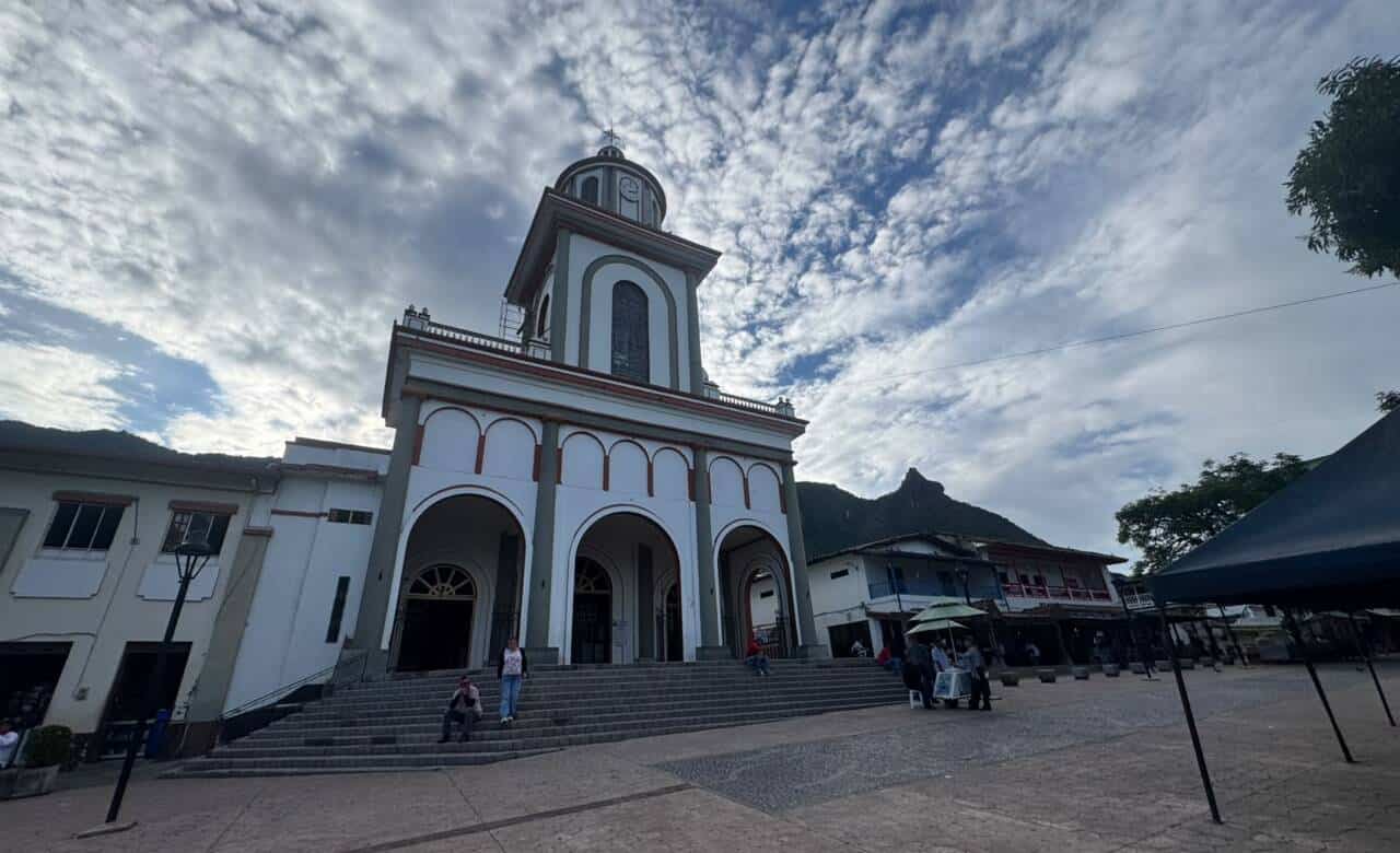 Parque principal de Támesis, sede de apertura de los Juegos Departamentales del Suroeste