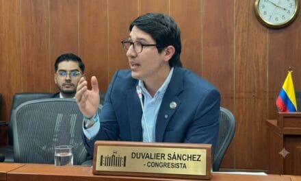 Duvalier Sánchez cuestiona a directora del ICBF por diversidad familiar y homenaje a Yuliana Samboní