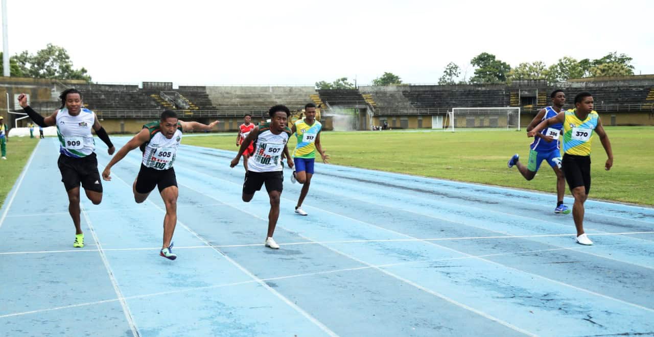 Delegaciones de Apartadó y Turbo compiten en atletismo durante los Juegos de Urabá