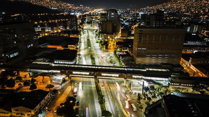Metro de Medellín en una estación del sistema durante operación especial por EDC y Altavoz