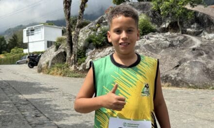 Samuel Garcés pasó del periodismo escolar al podio en Támesis