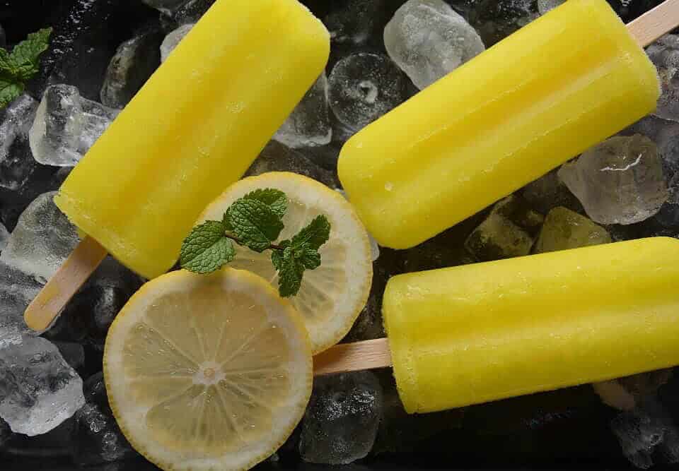 Come fare i ghiaccioli al limone