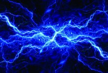 قيادة السيارات الكهربائية