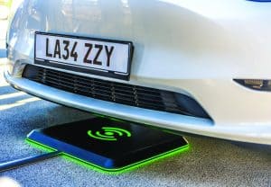 قيادة السيارات الكهربائية