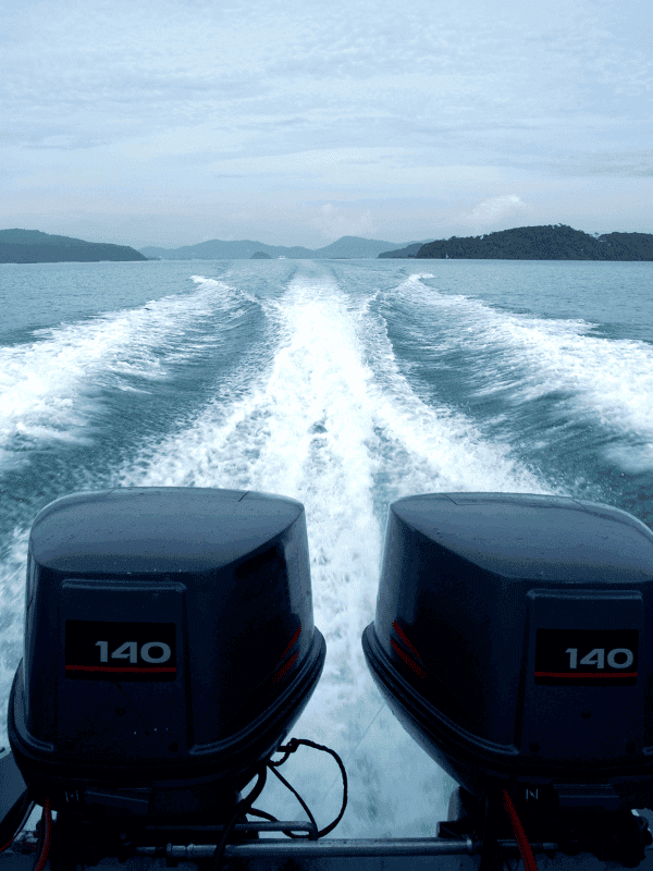 Comparateur bateau moteur et un lac du Québec