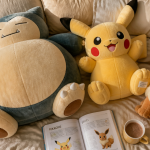 peluche pokémon géante ronflex pikachu evoli sur lit