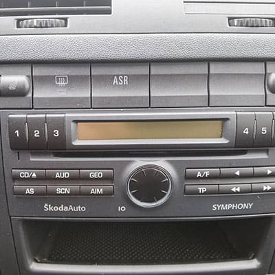 Autoradio Adapter für Škoda Auto, CAN-B Schnittstelle, einfache Integration.