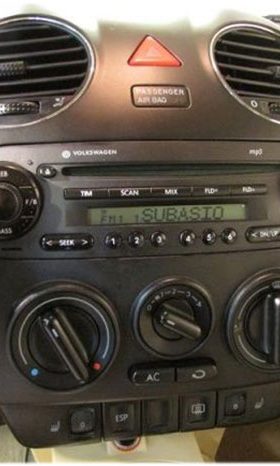 CAN-B Autoradio Adapter für Volkswagen Armaturenbrett, einfache Installation, kompatibel mit verschiedenen Modellen.
