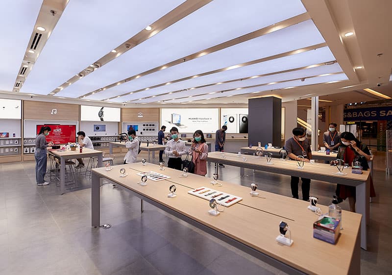 HUAWEI High-End Experience store grand-opening