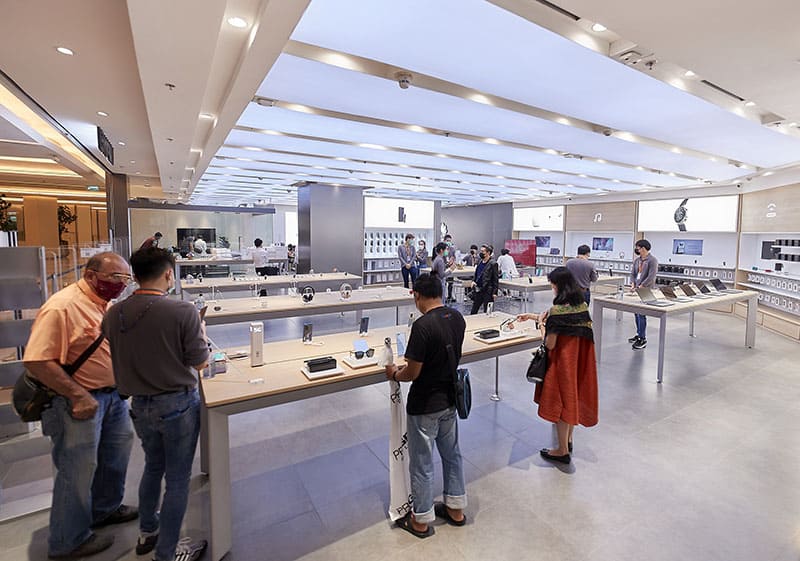 HUAWEI High-End Experience store grand-opening