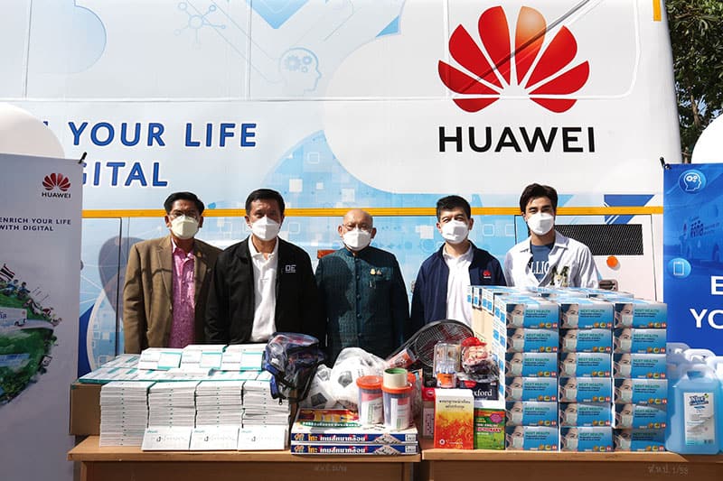 HUAWEI launches digital bus