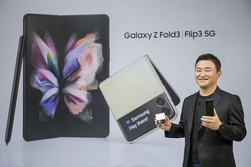 Samsung and foldable phone