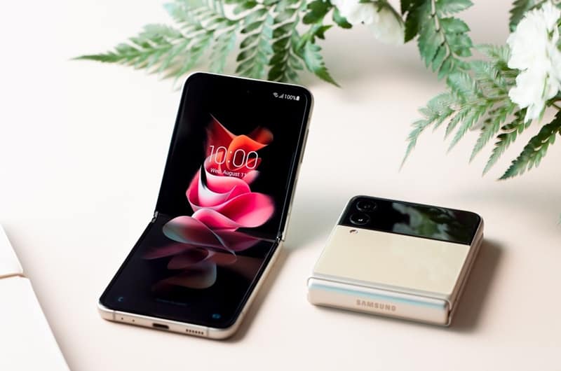 Samsung and foldable phone