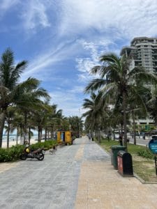 Da Nang beach walk