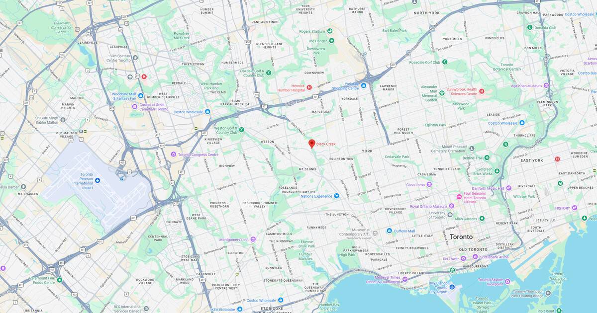 Map of Toronto showing transit lines, neighborhoods, and key landmarks.