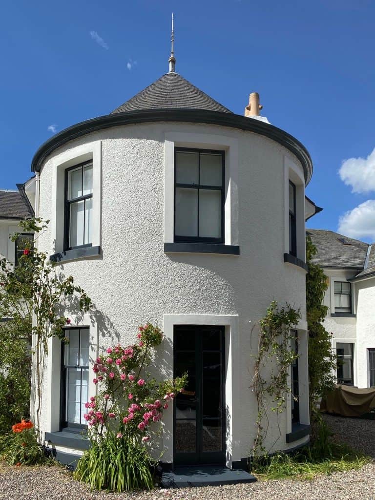 How Exterior Decorating Services Can Elevate your Property's Curb Appeal