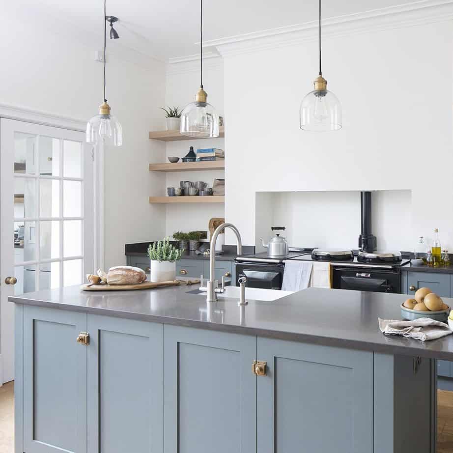 Bringing your Kitchen Into 2024: the Latest Trends in Cabinet Painting and Refinishing