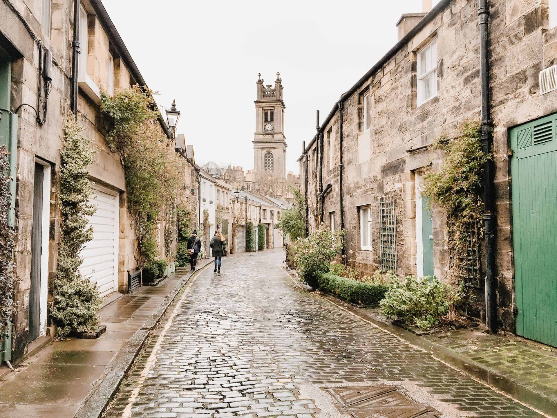 Period Property Decoration in Edinburgh’s Affluent Neighbourhoods