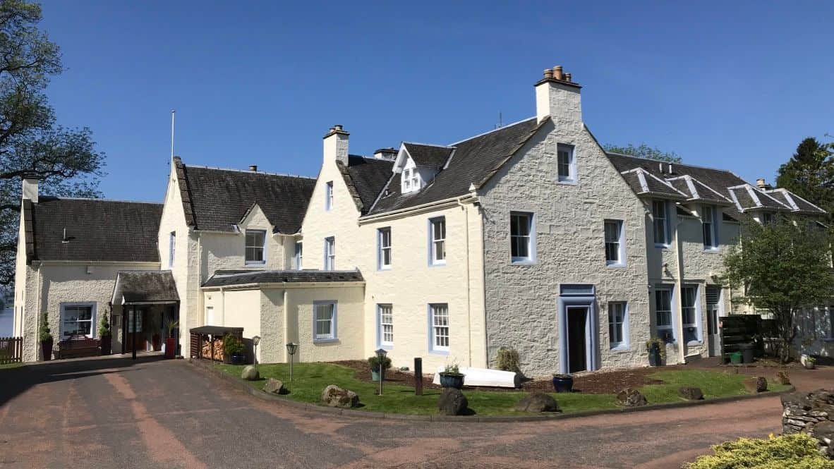 Transform your Property’s Facade: Expert Exterior Painting Tips