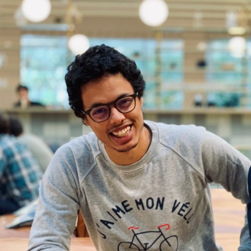 Camille posture du corbeau