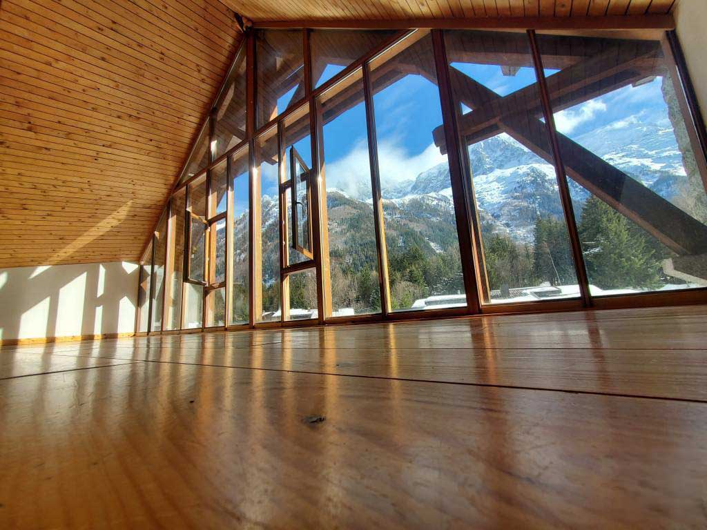 gare-des-glaciers-chamonix--shala-low