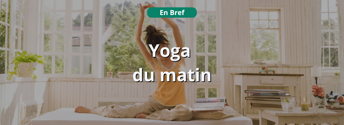une femme qui s'étire le matin avant sa séance de yoga du matin