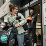 location scooter 1 euro par jour femme