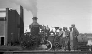 1906 steamer pulled by Buck and Mack