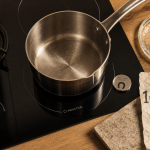 Meilleur plaque de cuisson : test aimant sur vitrocéramique et casserole inox