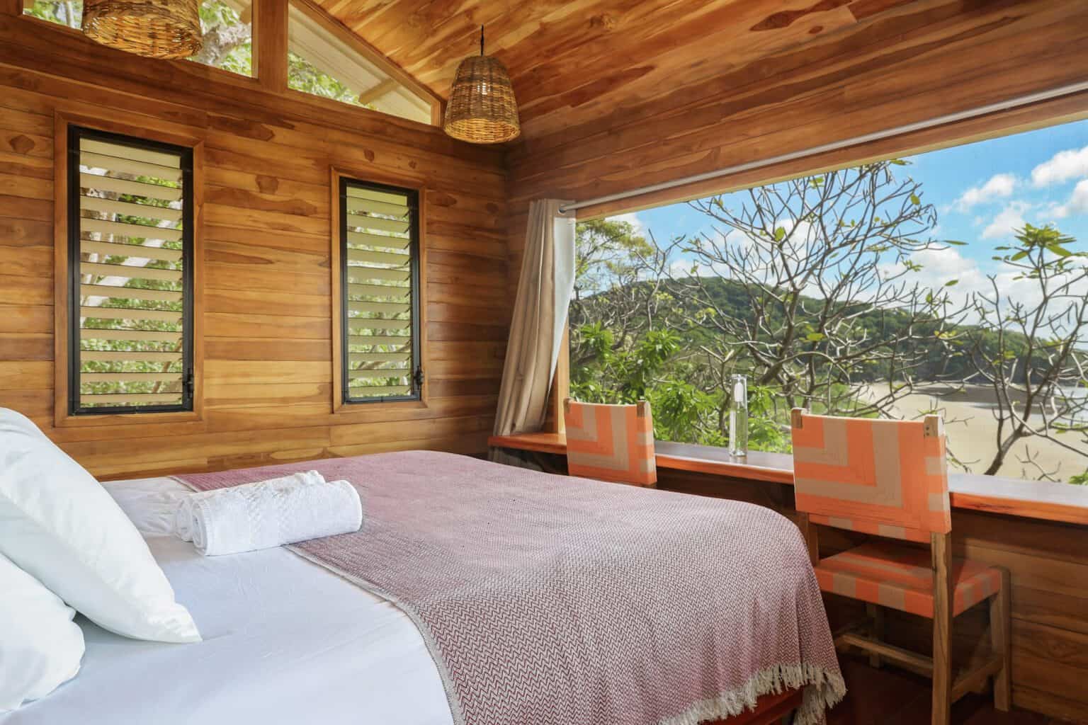 6-Bottom_Delfin_Bedroom_CC