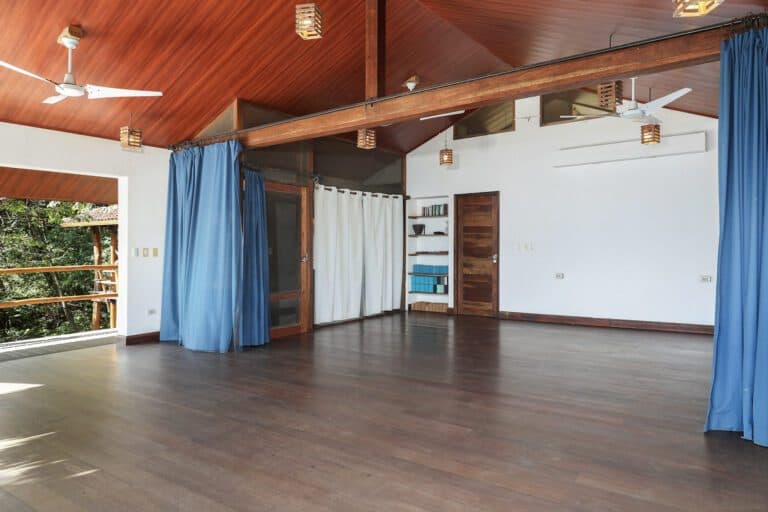 11-Casa_Horizon_Studio_Main_Room_CC