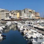 Hafenstadt auf Korsika